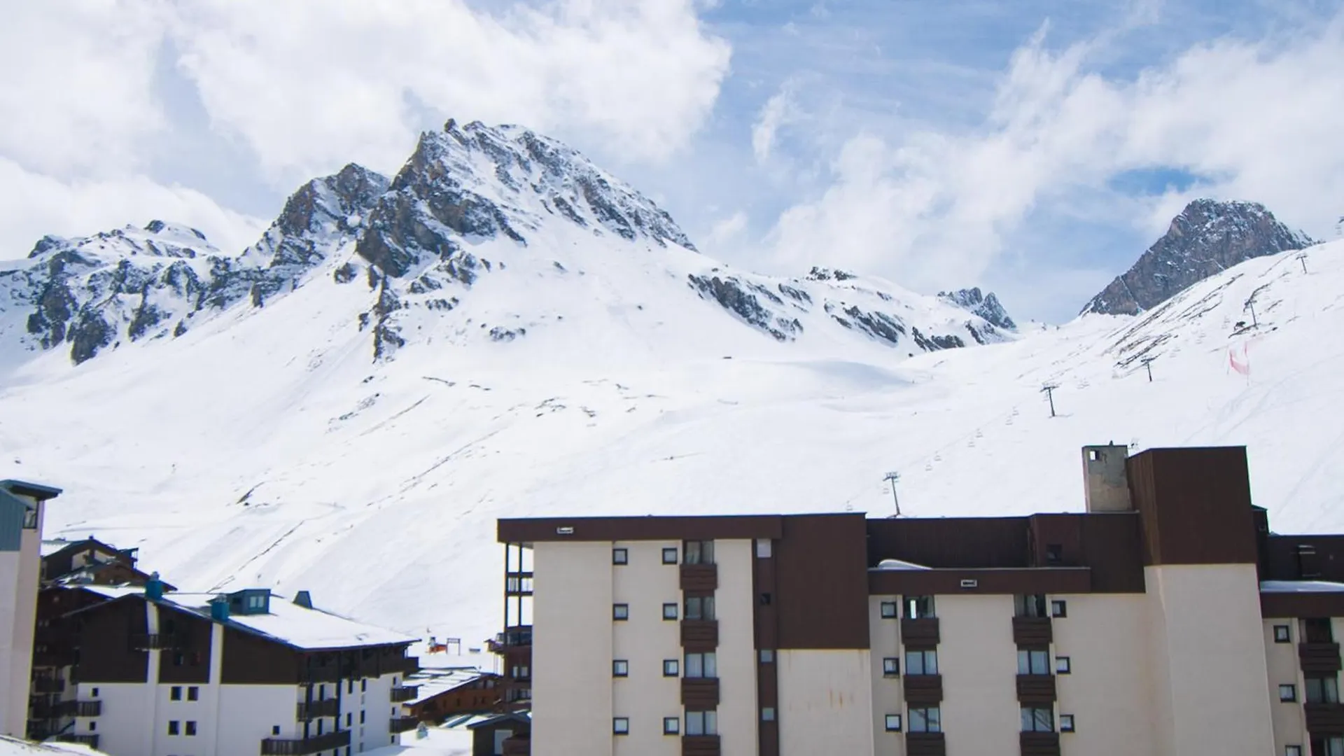 Spacieux 3 Pieces Avec Balcon, Coeur Des Commerces A Tignes - Fr-1-449-22 0*,  France